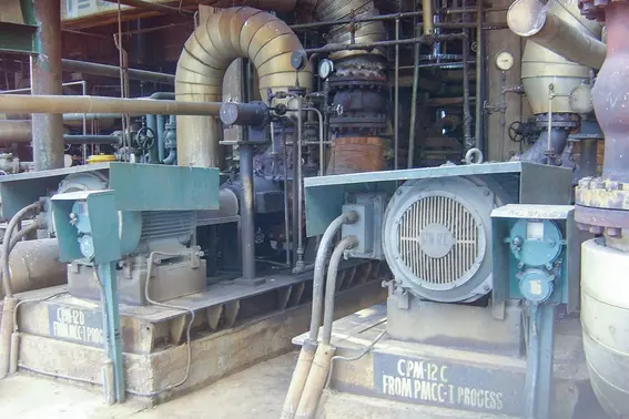 Metal bellows mechanical seals operating in an industrial distillation unit in India.