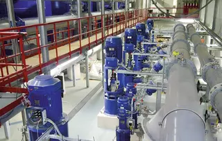 Vertikale Kreiselpumpen zur Versorgung von über 3,6 Millionen Kubikmetern Trinkwasser in den Niederlanden.