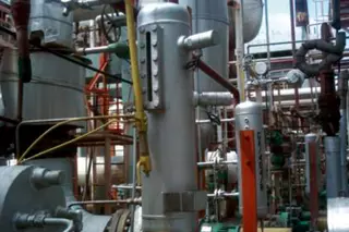Triple mechanical seal solution installed on a centrifugal pump in an industrial facility in Mexico.