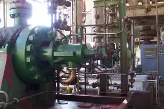 Between-bearings pump shafts reliably sealed with high-performance mechanical seals in an industrial plant in Venezuela.