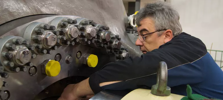 Seals the superlatives of shafts