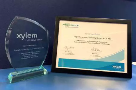 Xylem award and certificate presented to EagleBurgmann Germany GmbH & Co. KG for outstanding performance in technology and sustainability.