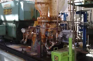 Pump system successfully sealed for hydrocarbons and hydrogen fluoride service in an industrial facility in Mexico.