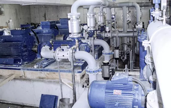 EagleBurgmann mechanical seals installed in an industrial pump system ensuring reliable snowmaking in Austria.